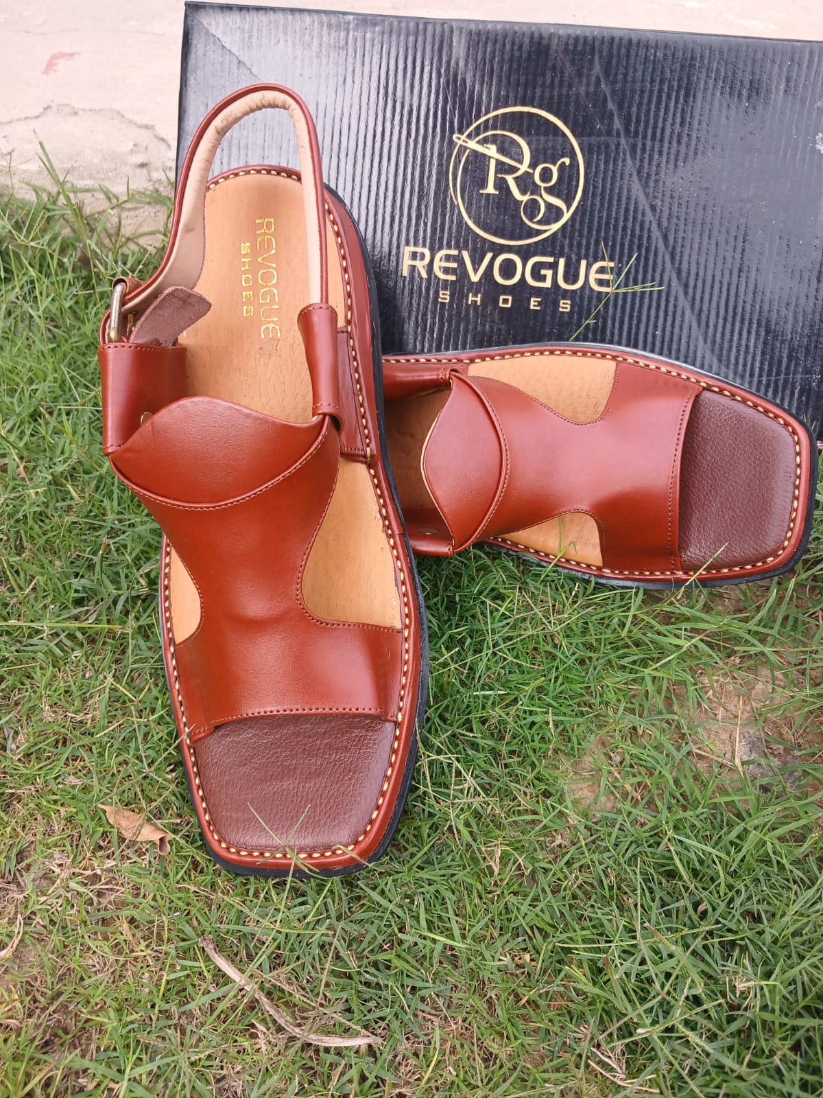 Panjedar Maroon Peshawari Chappal